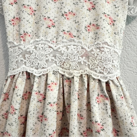 Haute Baby Pink & Cream with Lace Details Sundress with Flutter Sleeves. Size 6Y - Picture 3 of 14